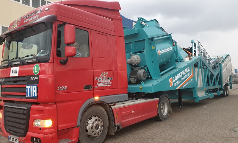 La première centrale à béton mobile CONSTMACH MOBILE 100 WET & DRY est expédiée pour notre client à Madrid, en Espagne !