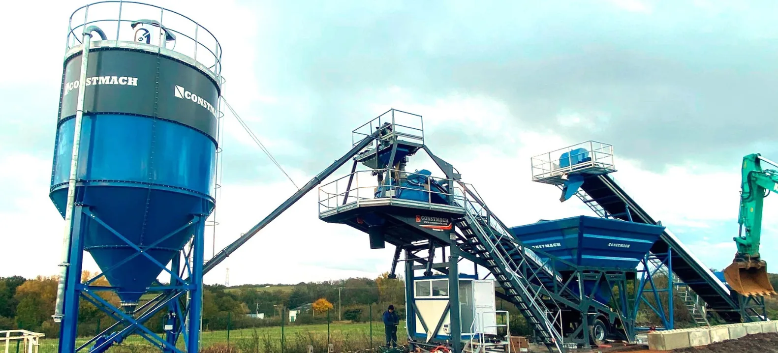 WITH EXTERNAL SILO