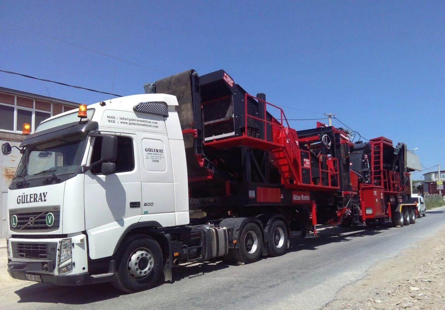 PI-2 Mobile Limestone Crusher transport